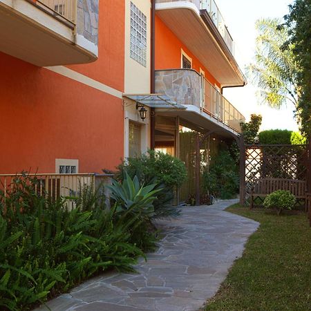 Motta Residence Hotel Motta SantʼAnastasia エクステリア 写真