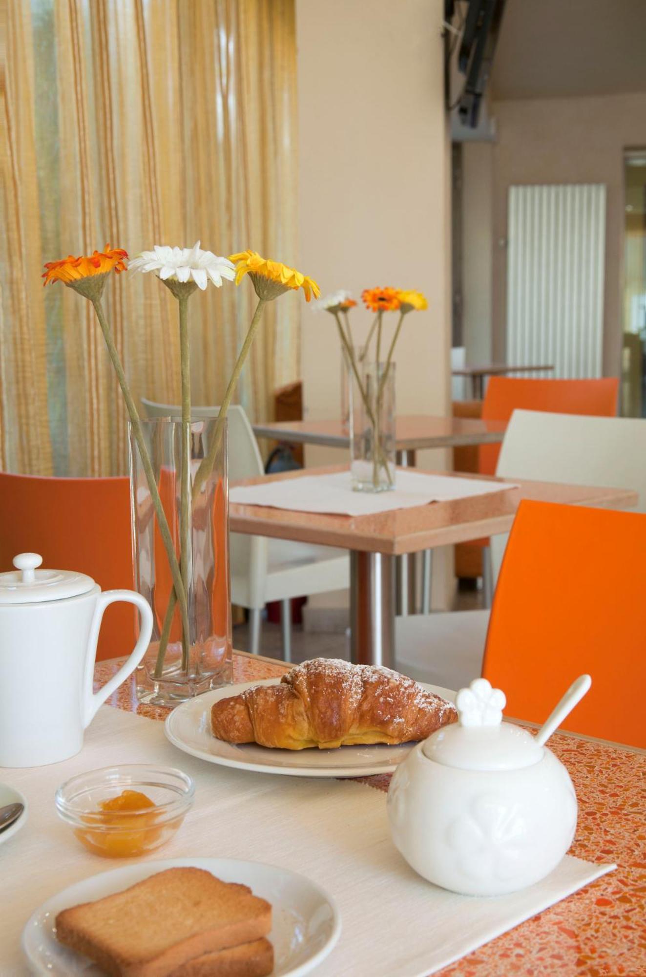 Motta Residence Hotel Motta SantʼAnastasia エクステリア 写真
