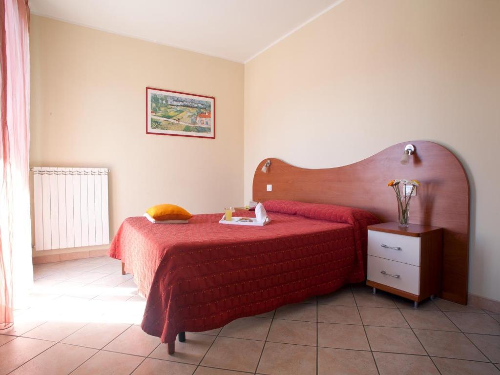 Motta Residence Hotel Motta SantʼAnastasia 部屋 写真